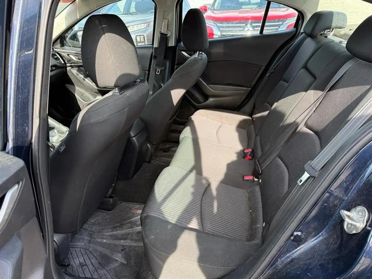 Mazda 3 снимка Mazda 3