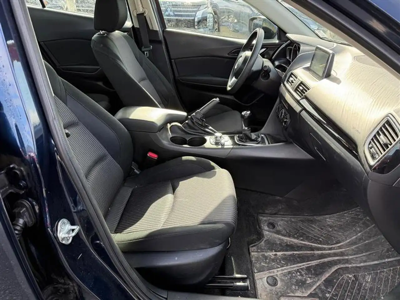 Mazda 3 снимка Mazda 3