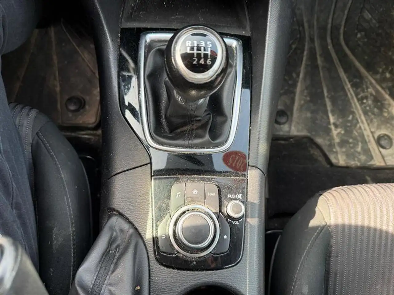 Mazda 3 снимка Mazda 3