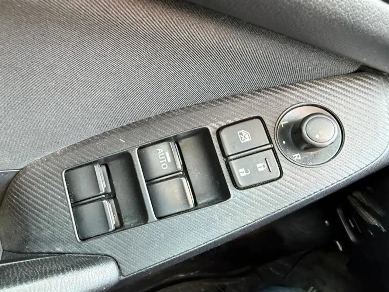 Mazda 3 снимка Mazda 3