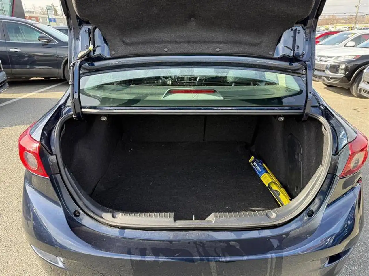Mazda 3 снимка Mazda 3