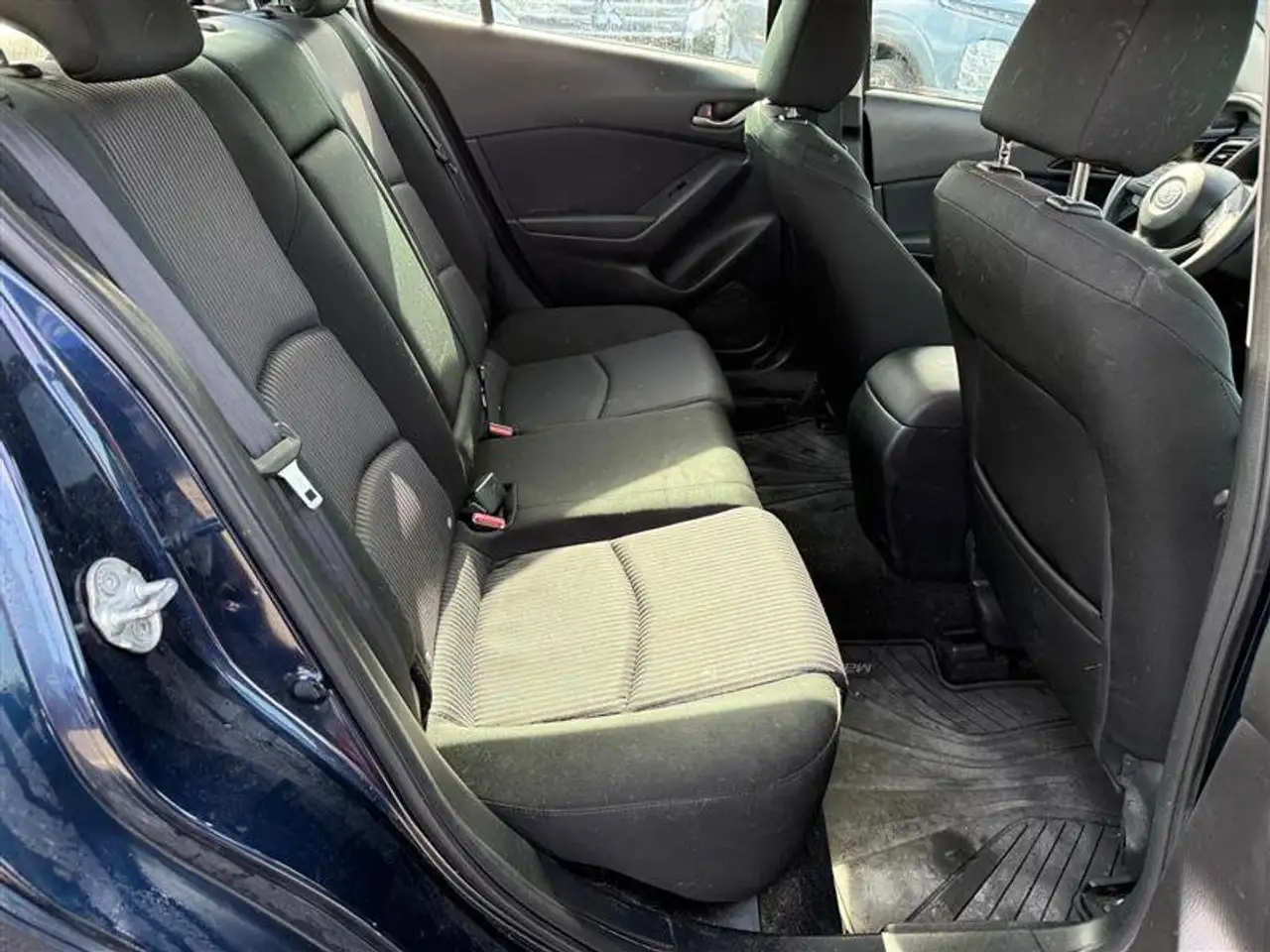 Mazda 3 снимка Mazda 3