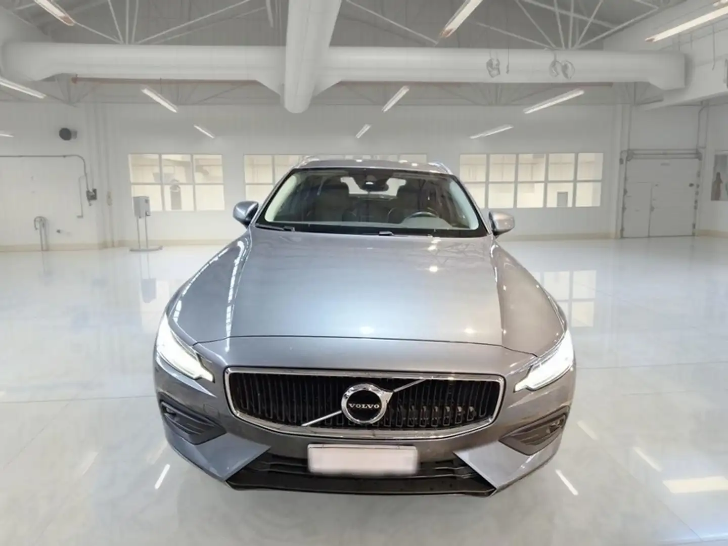 Volvo V60 B4 autom. Momentum Business Pro WAGON - 2