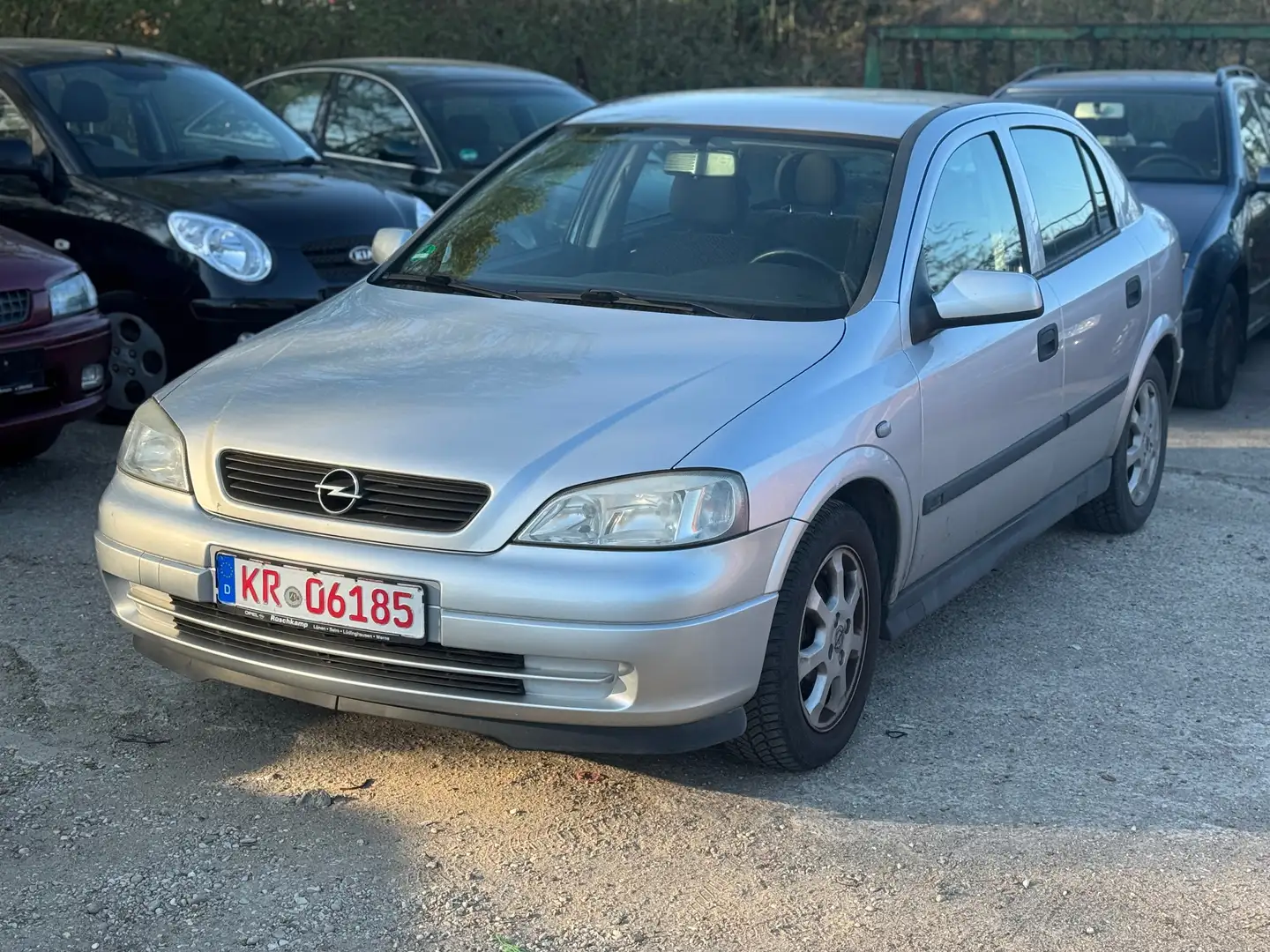 Opel Astra 1.6 Comfort TÜV AU 01.2026 3 HAND Stříbrná - 1