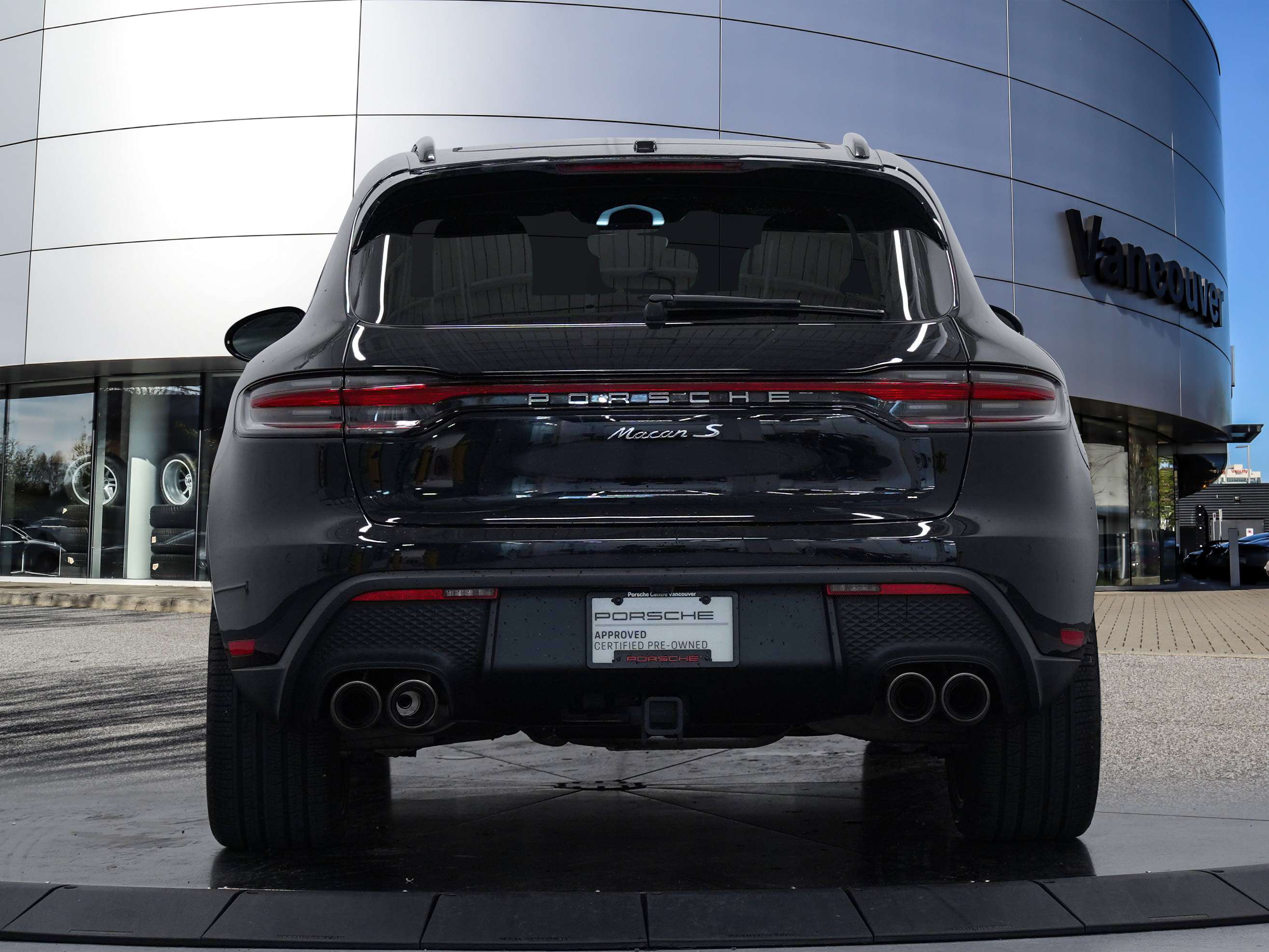 2024 Porsche Macan S AWD alt 4
