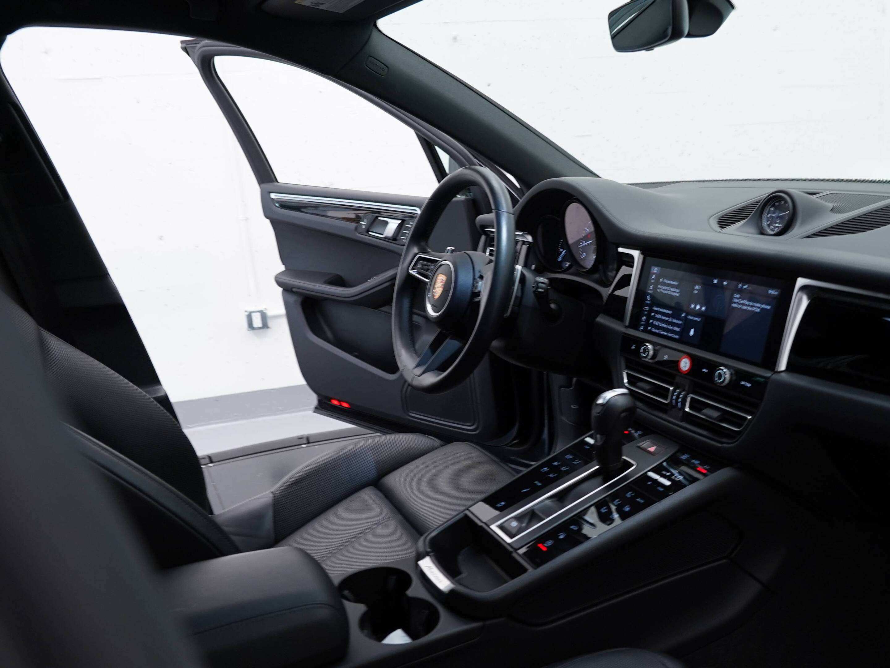 2024 Porsche Macan S AWD thumb 17