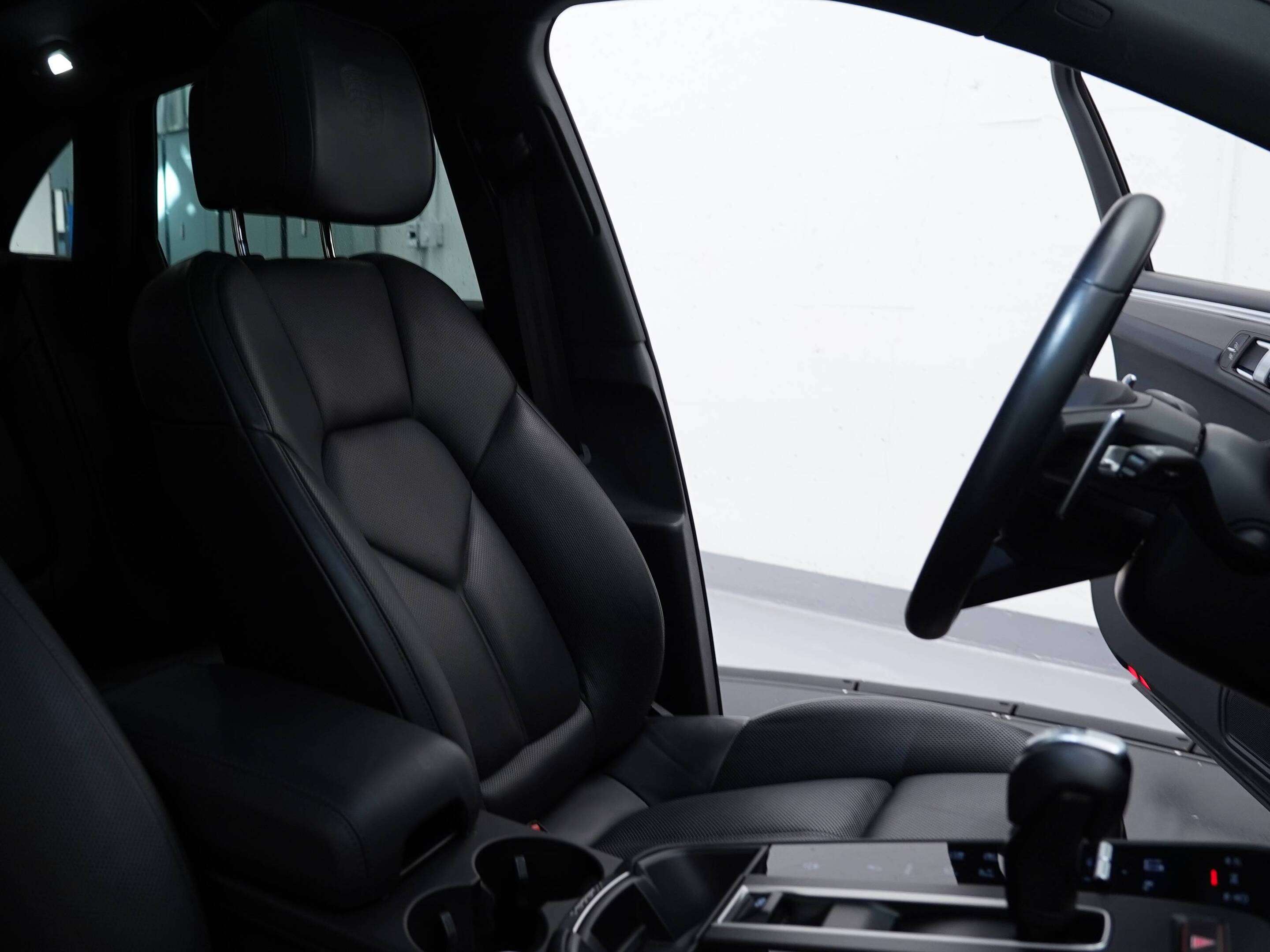 2024 Porsche Macan S AWD thumb 18