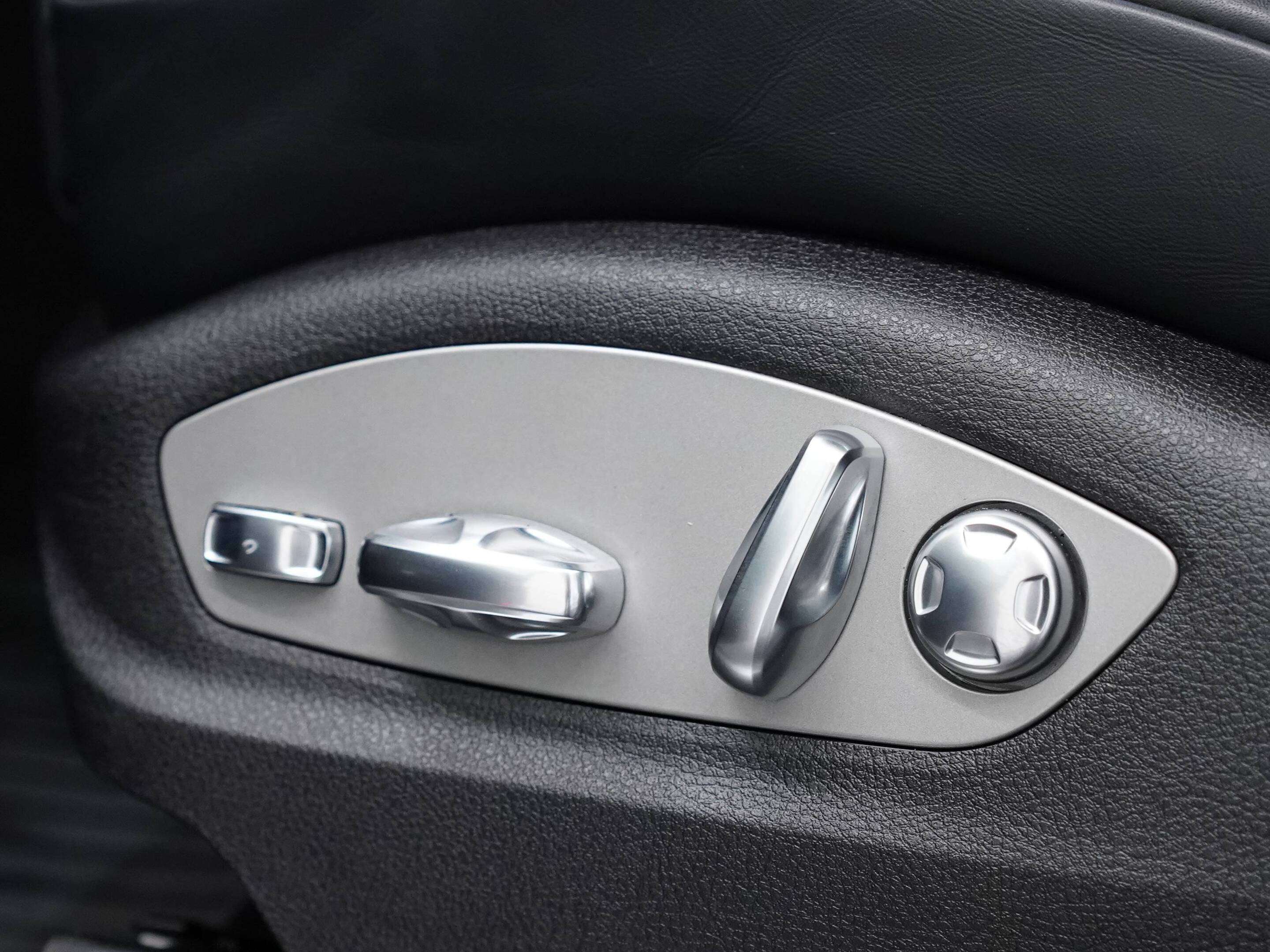 2024 Porsche Macan S AWD thumb 27