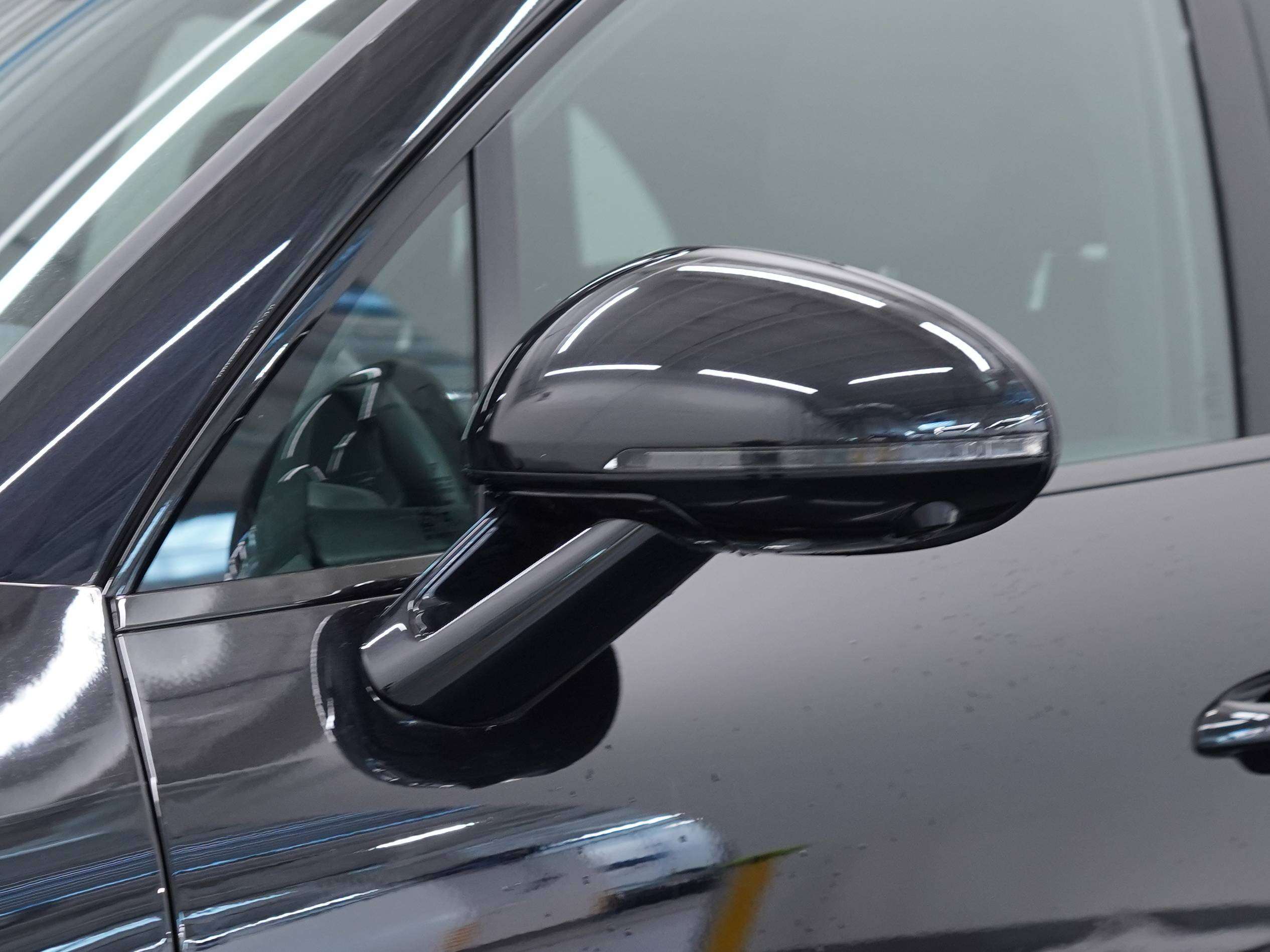2024 Porsche Macan S AWD thumb 11