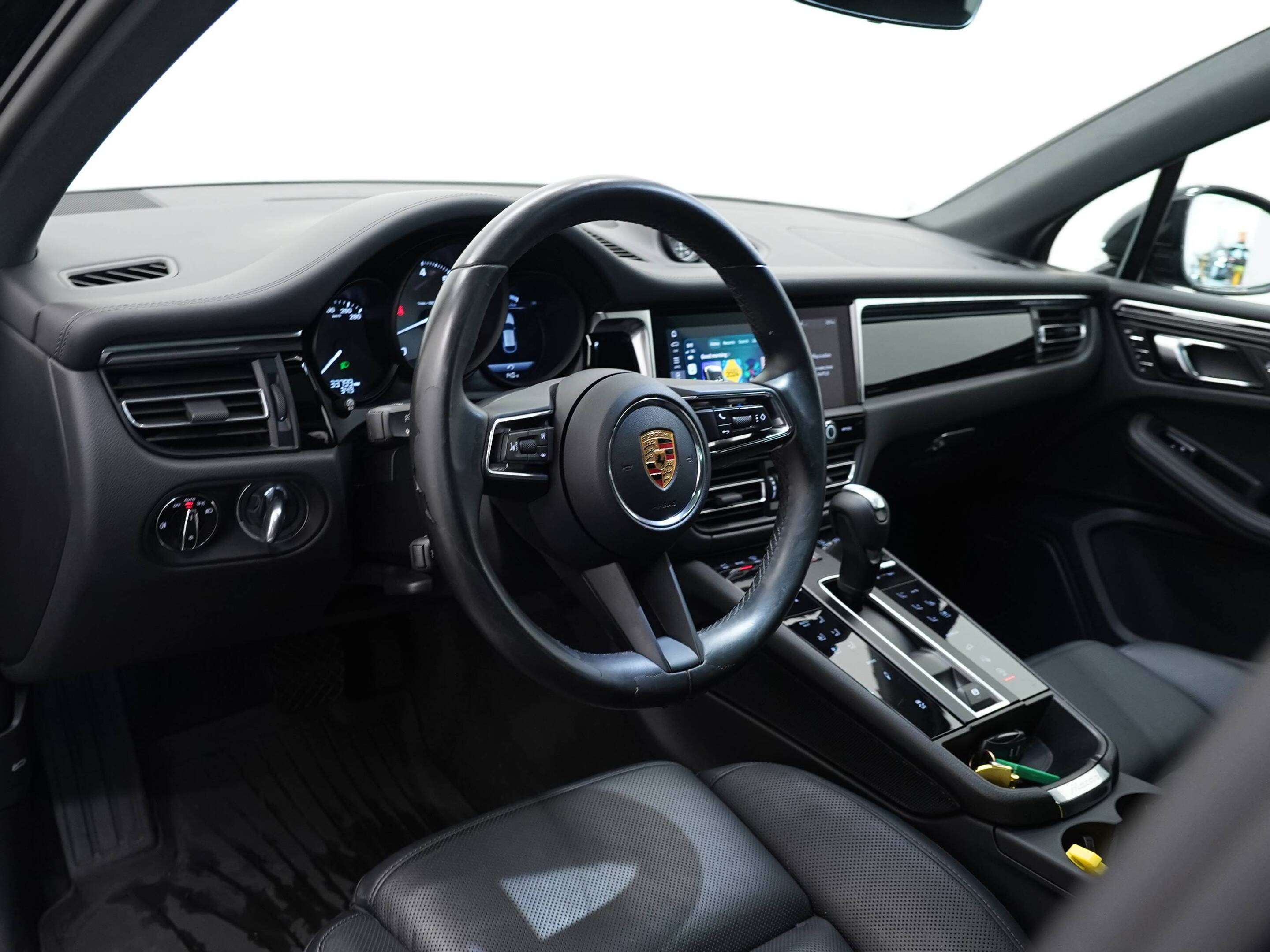 2024 Porsche Macan S AWD thumb 16
