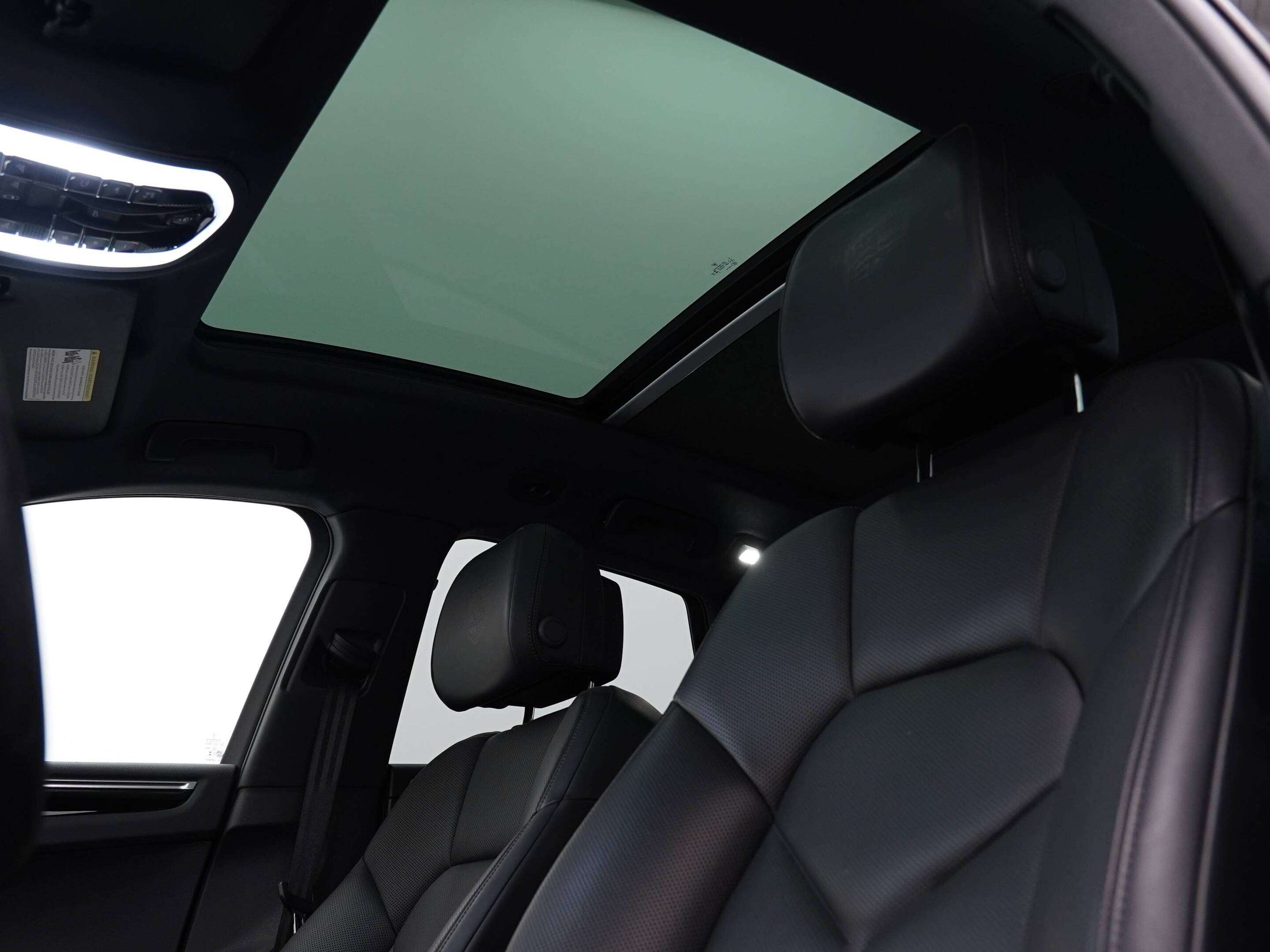2024 Porsche Macan S AWD thumb 15