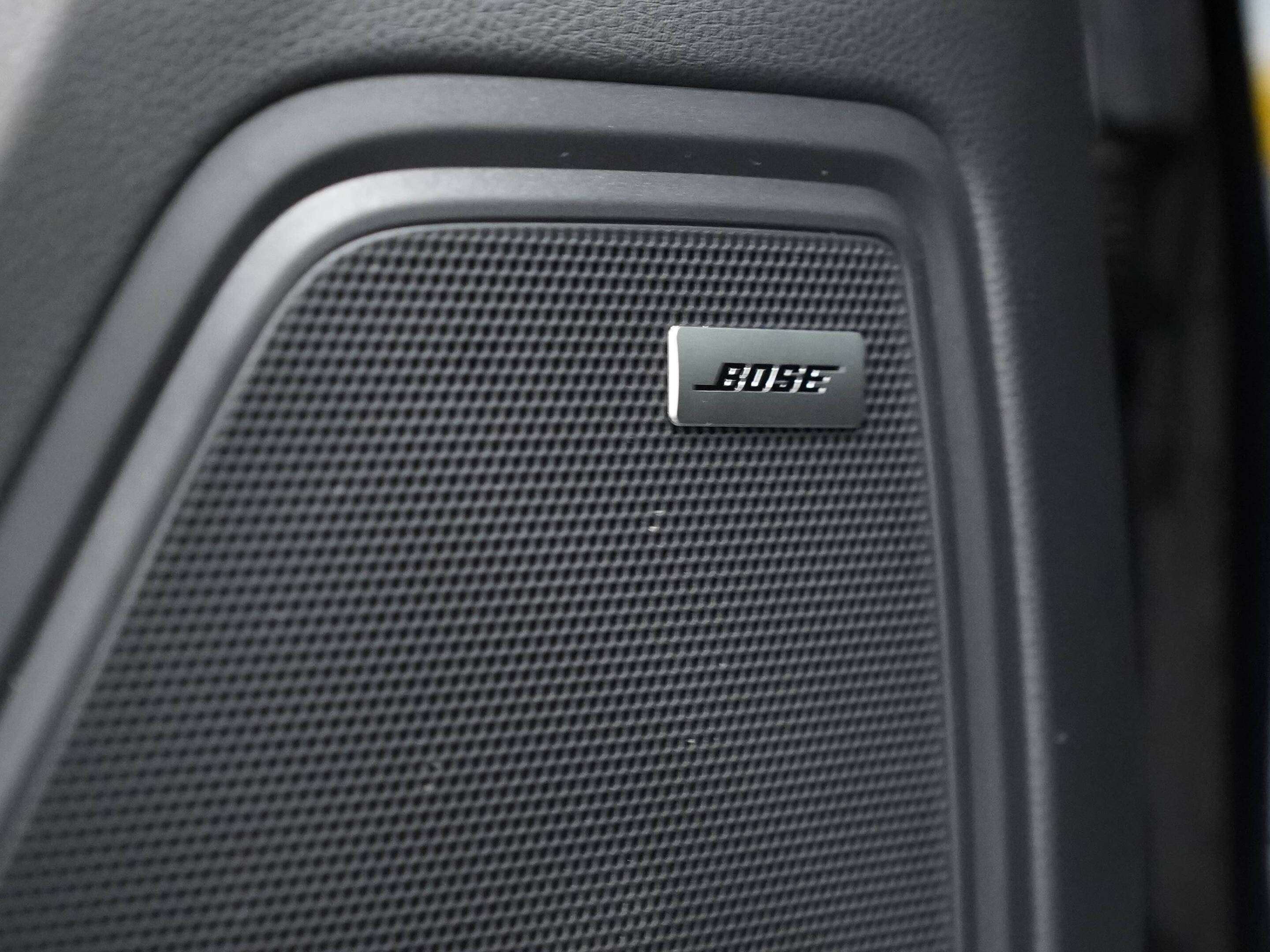 2024 Porsche Macan S AWD thumb 13