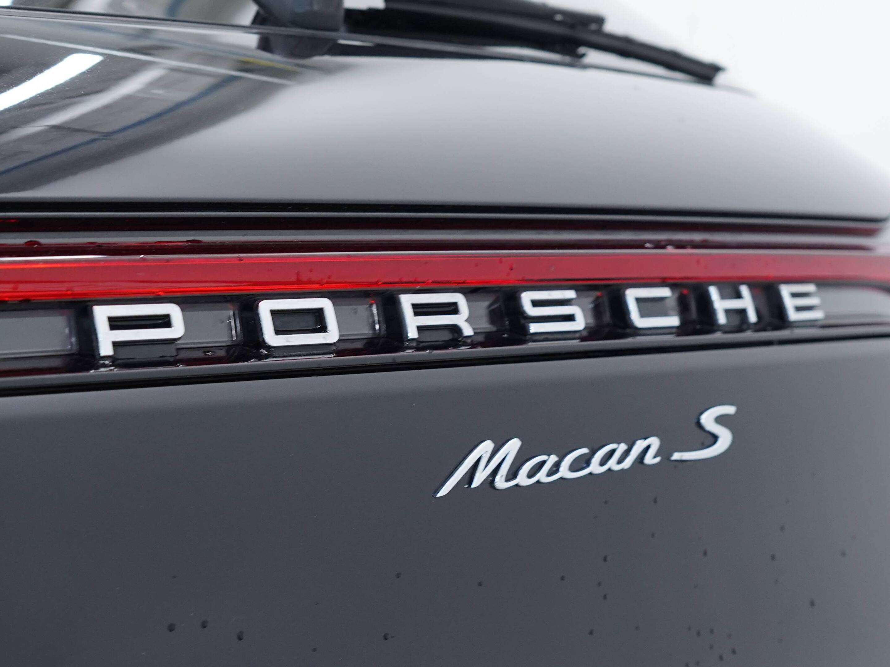 2024 Porsche Macan S AWD thumb 9
