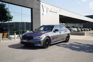 320 DA Full black Navigatie Keyless Camera Apple carplay Cruise control Privacy Digitaal Daschboard Draadloos laden
