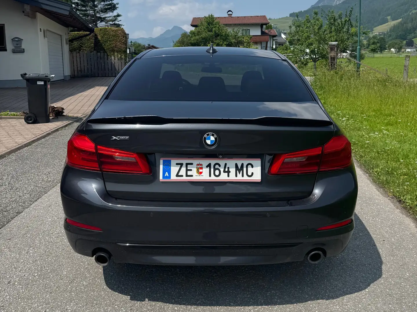 BMW 520 520d xDrive Aut. Grau - 1
