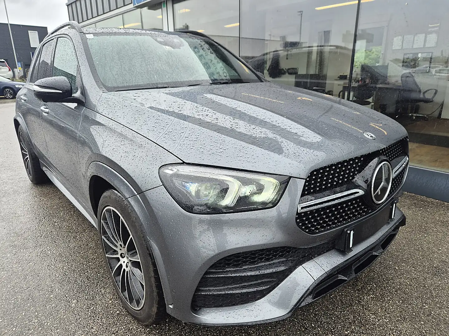 Mercedes-Benz GLE 400 d 4Matic Aut. Grau - 2