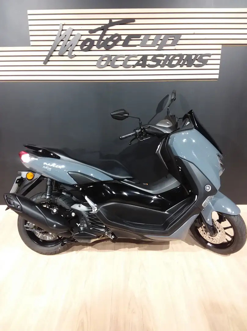 Yamaha NMAX Gris - 1
