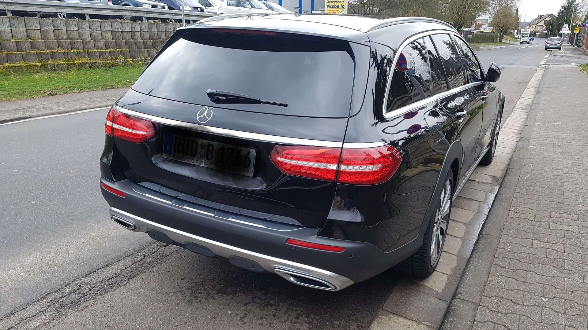 Second hand Mercedes Benz E-Class 