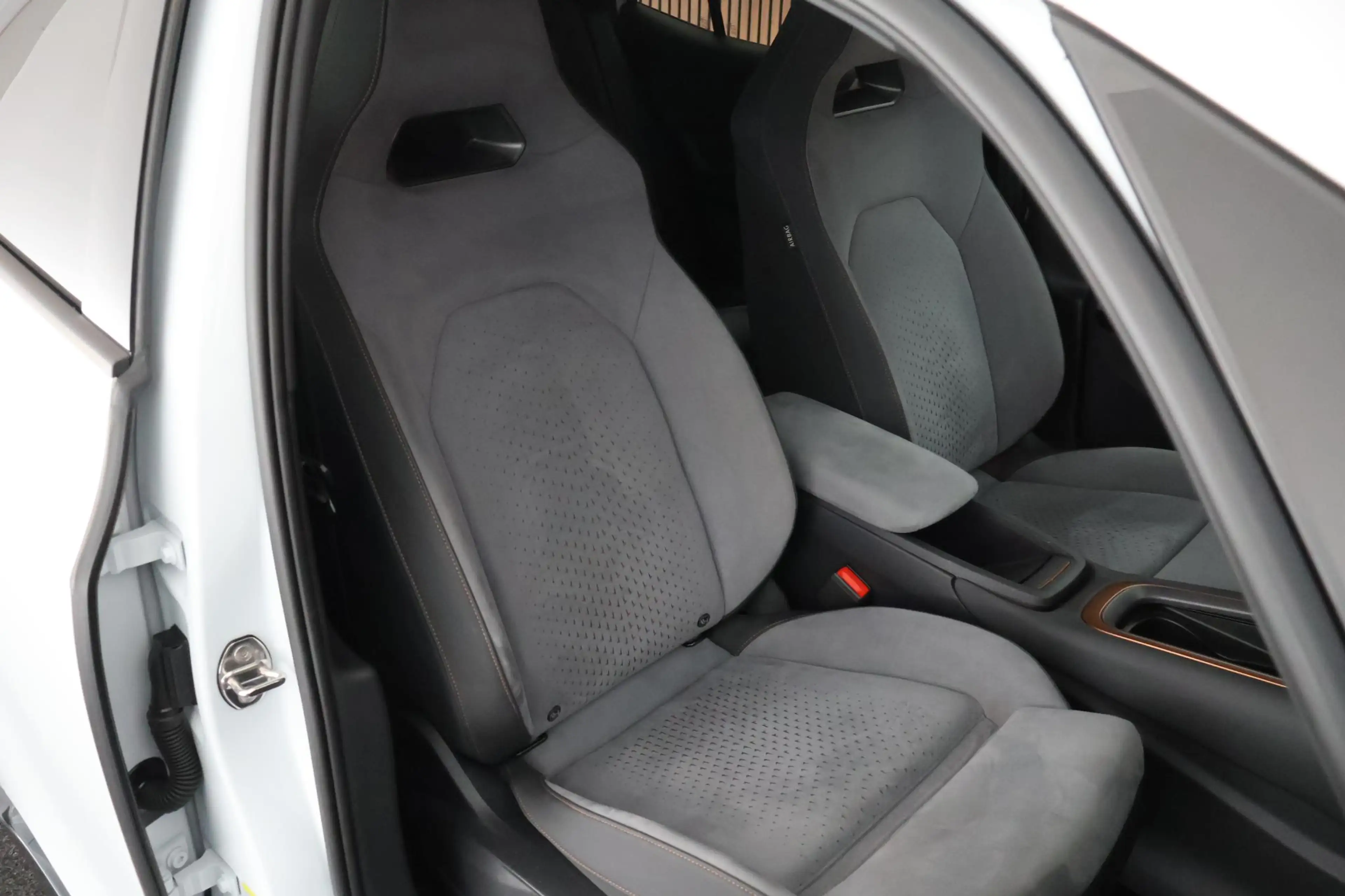 CUPRA Born Performance One 204pk 62 kWh SOH 91% Keyless Stoel — photo 2
