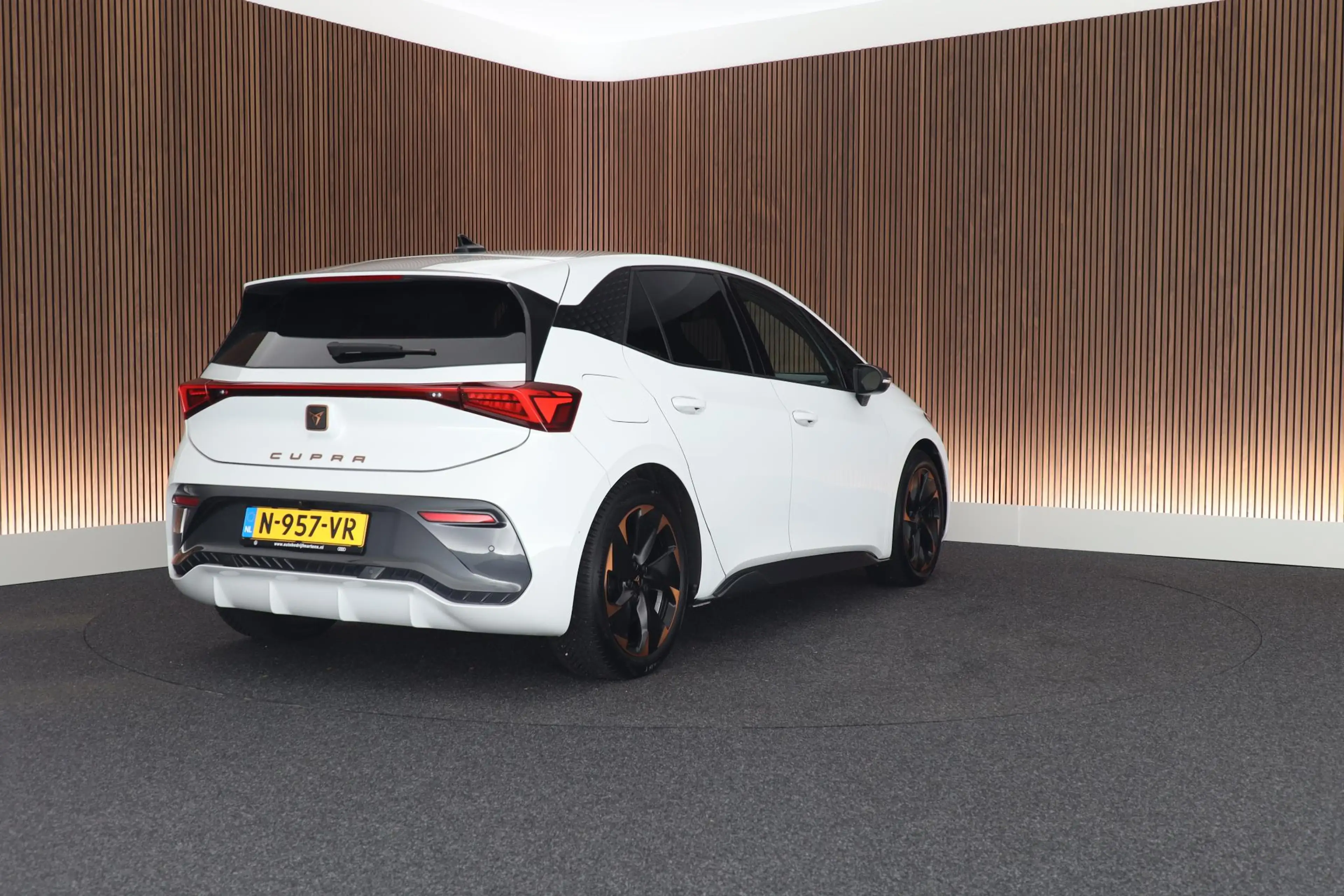 CUPRA Born Performance One 204pk 62 kWh SOH 91% Keyless Stoel — photo 9