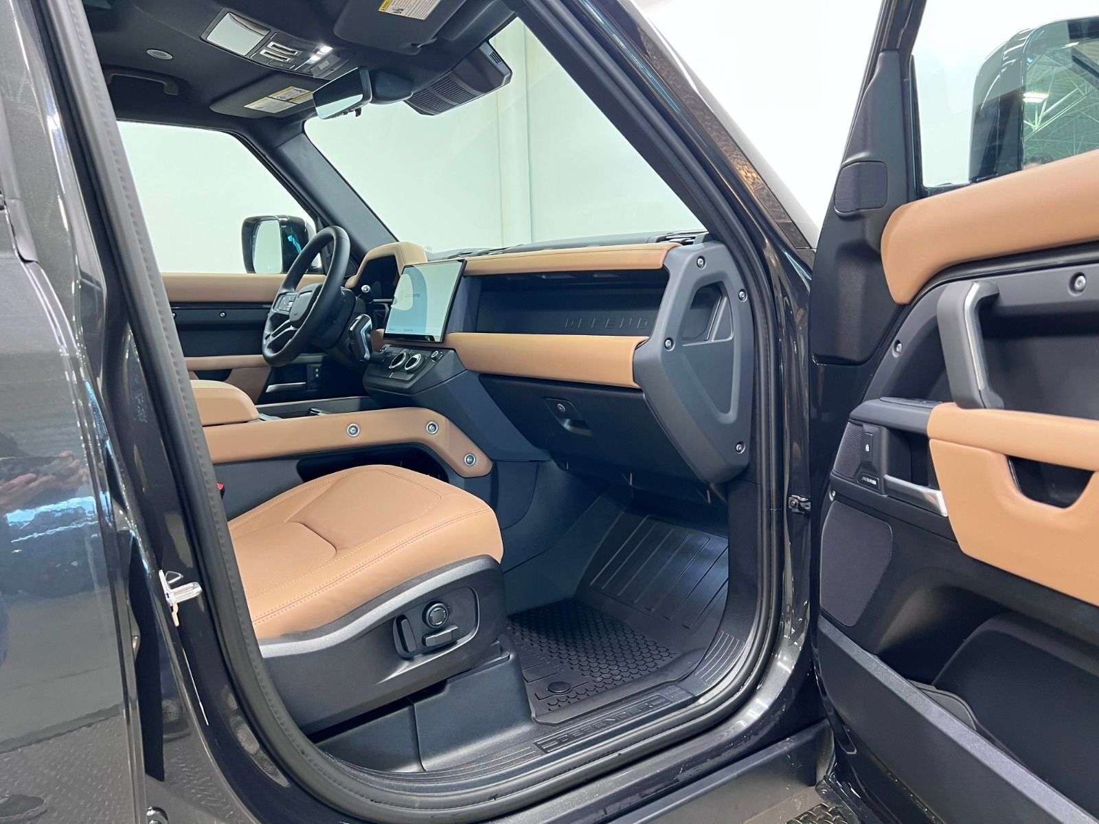 2026 Land Rover Defender 110 P300 S | LEASE FROM $899 PER MONTH thumb 11