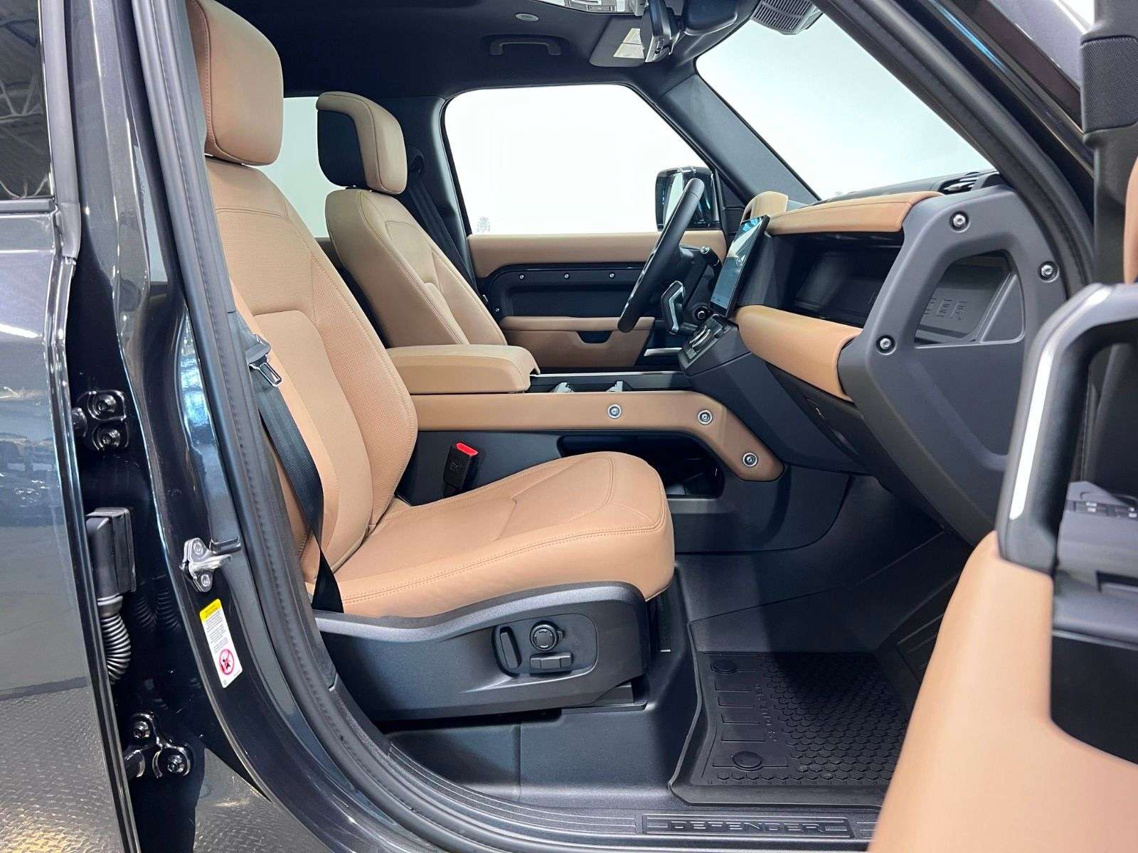 2026 Land Rover Defender 110 P300 S | LEASE FROM $899 PER MONTH thumb 36