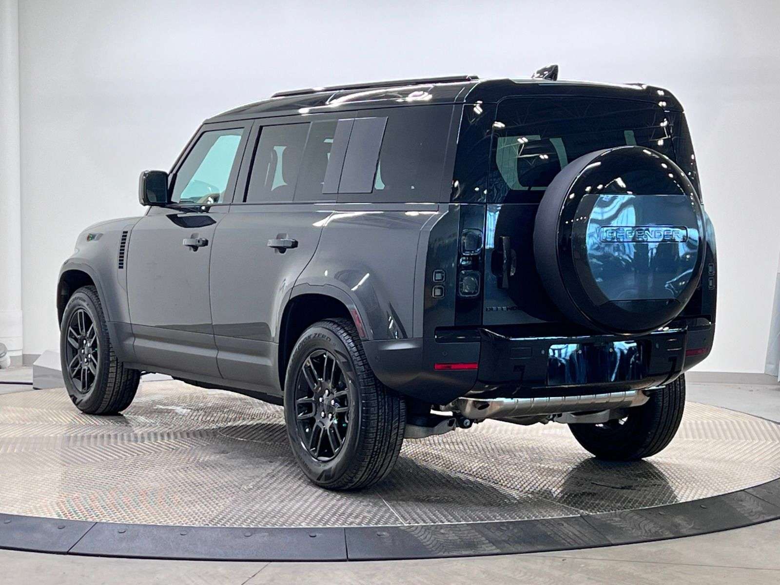 2026 Land Rover Defender 110 P300 S | LEASE FROM $899 PER MONTH thumb 7