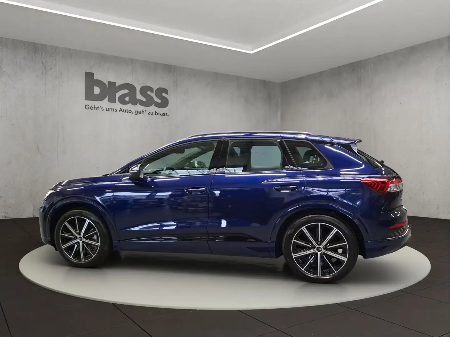 Audi 40 e-tron 150 kW Bleu - 2