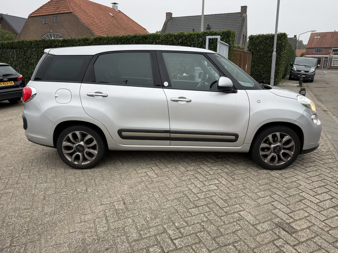 Fiat 500L Living 0.9 TwinAir Lounge 7p. CLIMA Grijs - 2