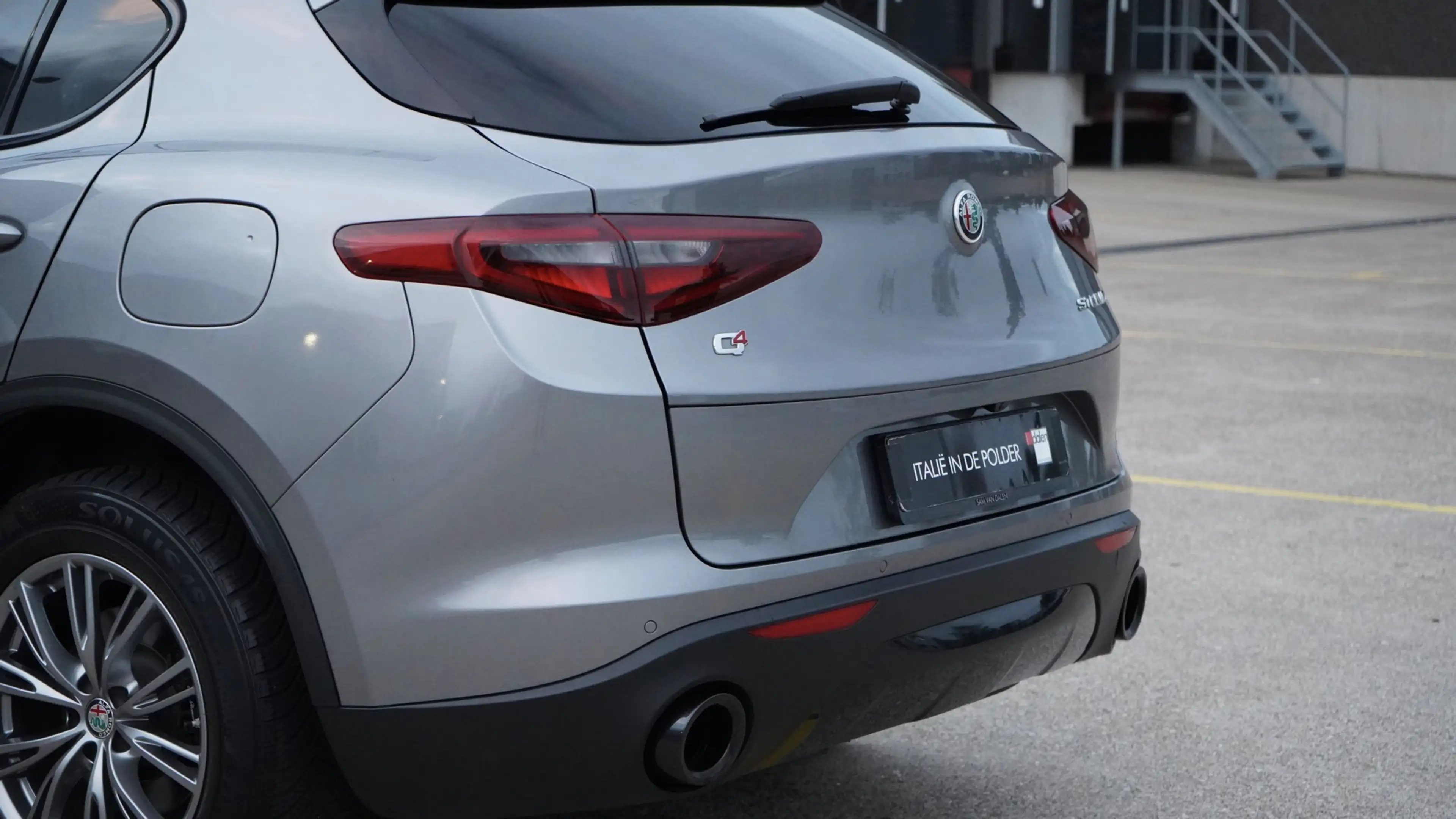 Alfa Romeo Stelvio 2.0 T AWD Super Pack Veloce — photo 4