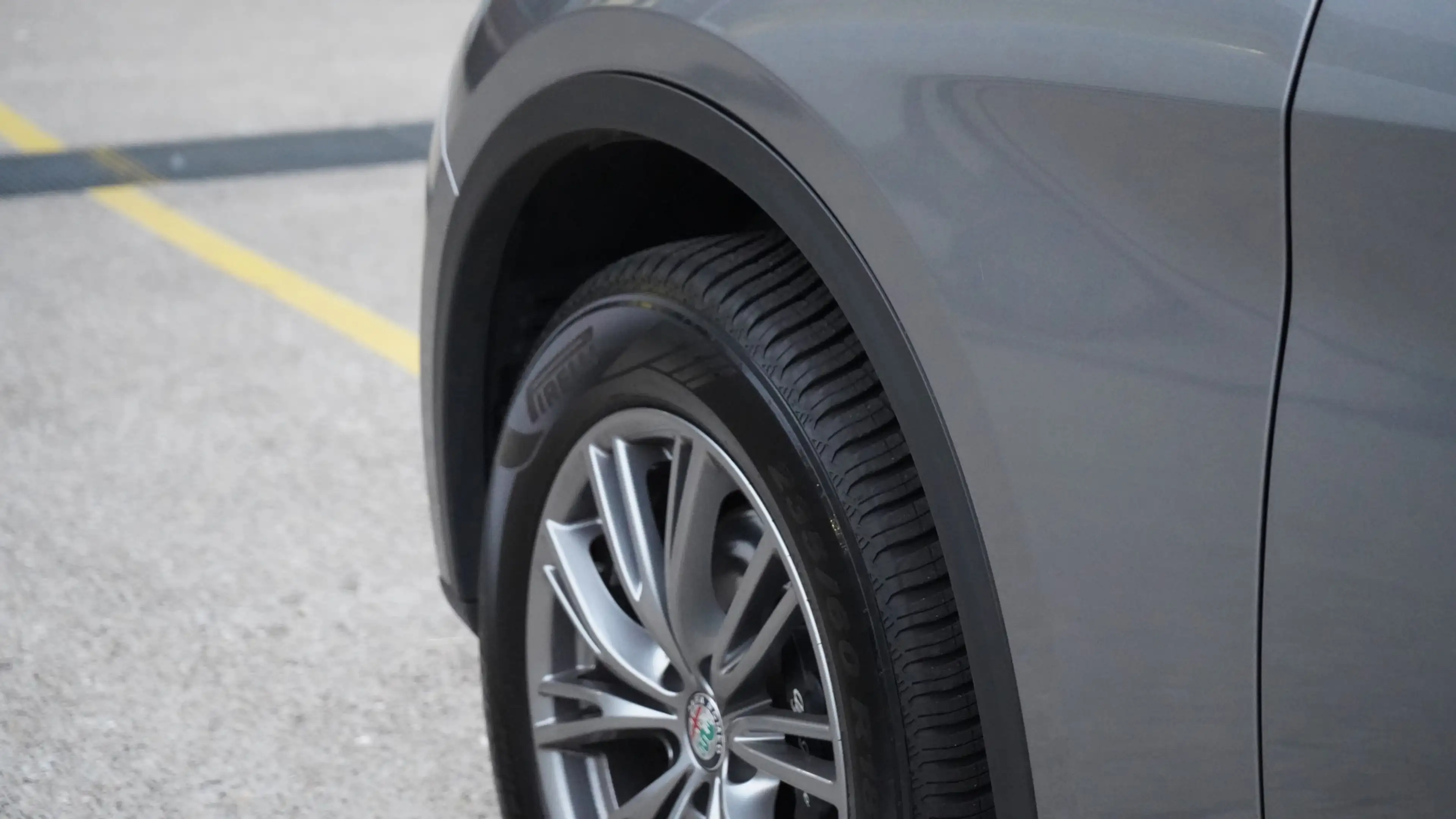 Alfa Romeo Stelvio 2.0 T AWD Super Pack Veloce — photo 7