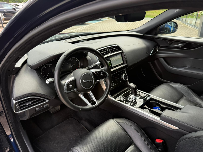 Jaguar XE 2.0 P250 S *Cruise Control & Navigatie* — photo 8