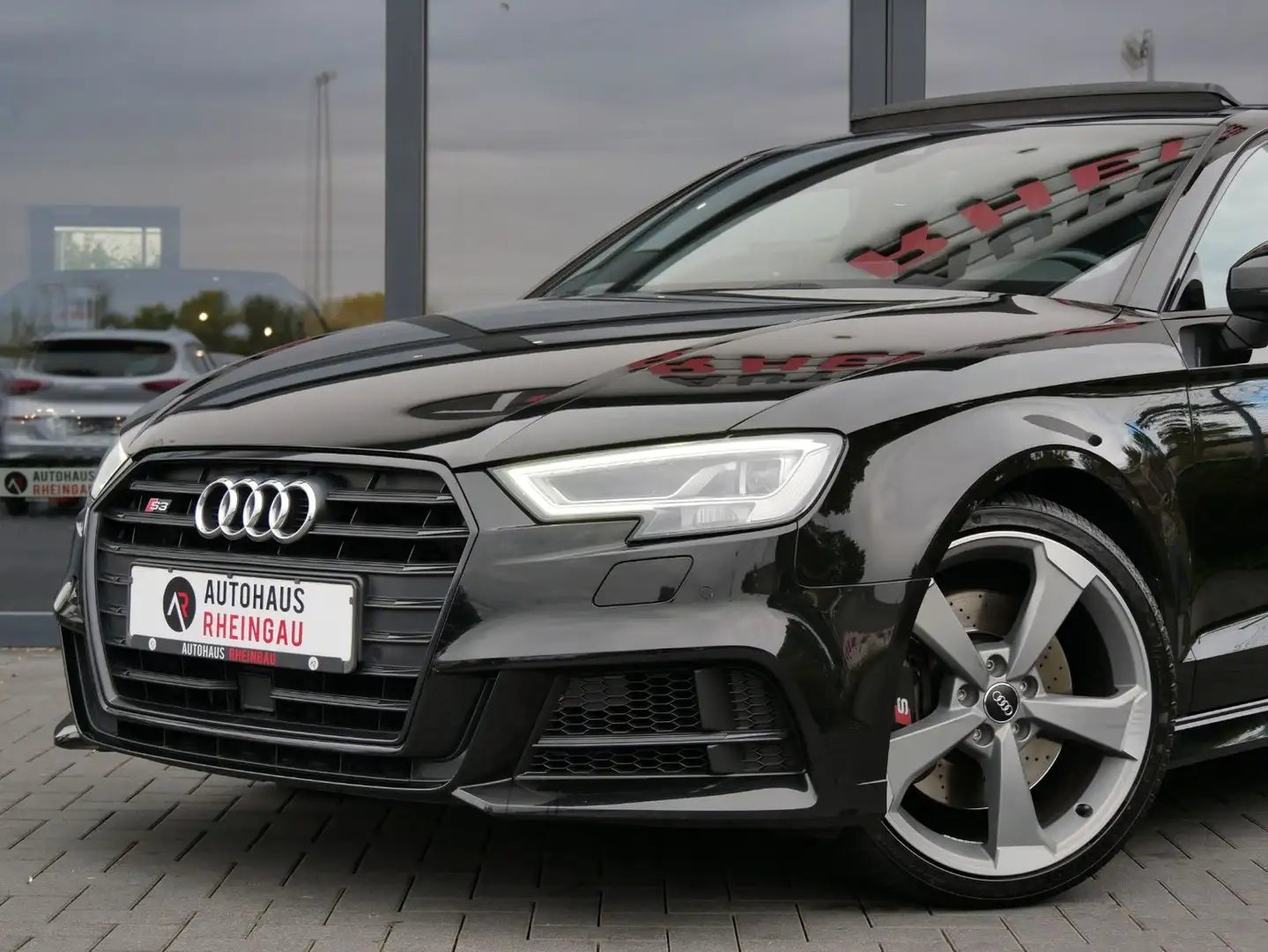 Audi S3 Lim. 2.0 TFSI quattro MATRIX! PANO! B&O! Schwarz - 2