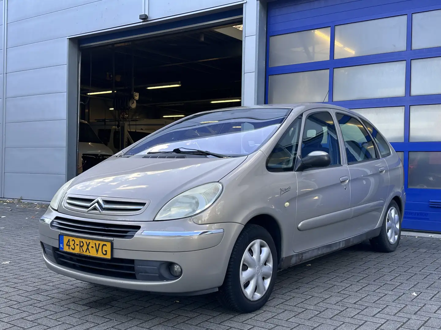 Citroen Xsara Picasso 1.8i-16V Attraction | Handel / Export | LPG | Crui Beige - 1