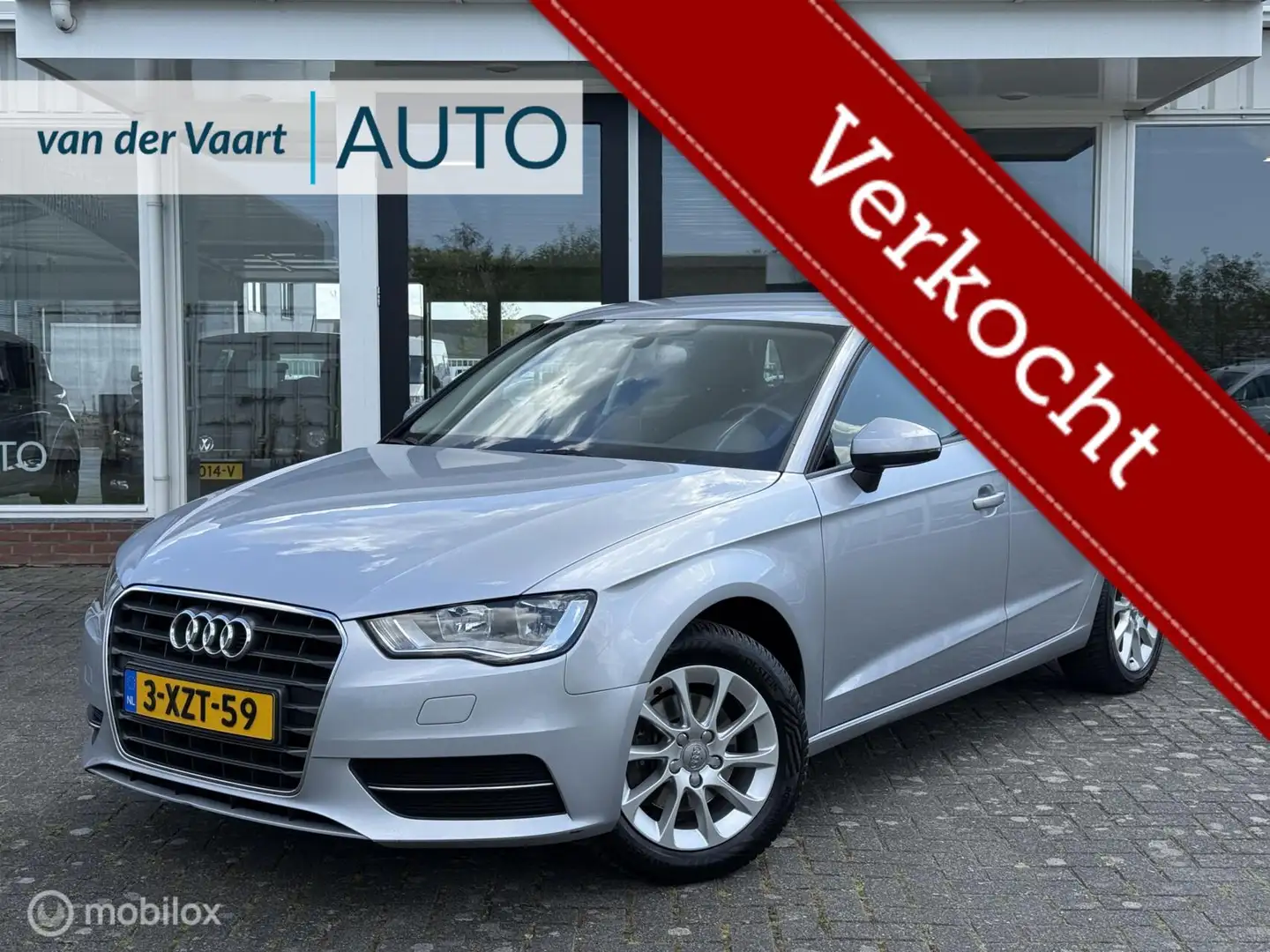 Audi A3 Sportback 1.2 TFSI Attraction Pro Line / Navi / Cr Grijs - 1
