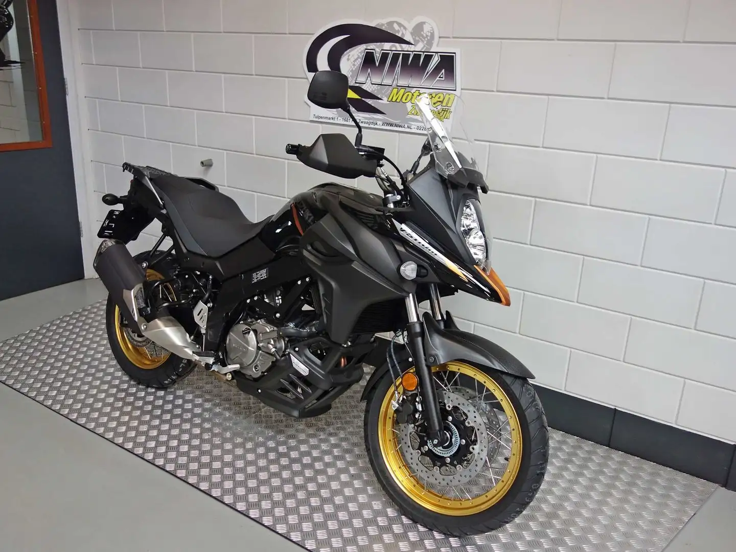 Suzuki V-Strom 650 XTA Noir - 2