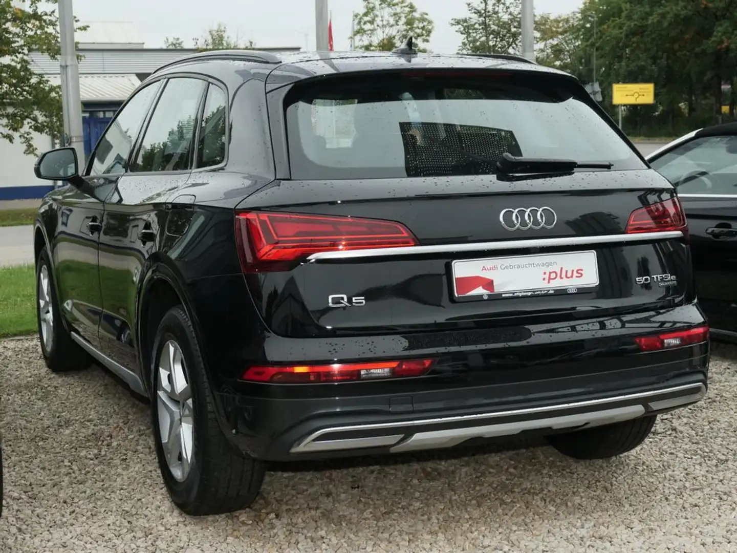 Audi Q5 advanced 50TFSIe quattro S-tronic ACC+AHK+LED Zwart - 2