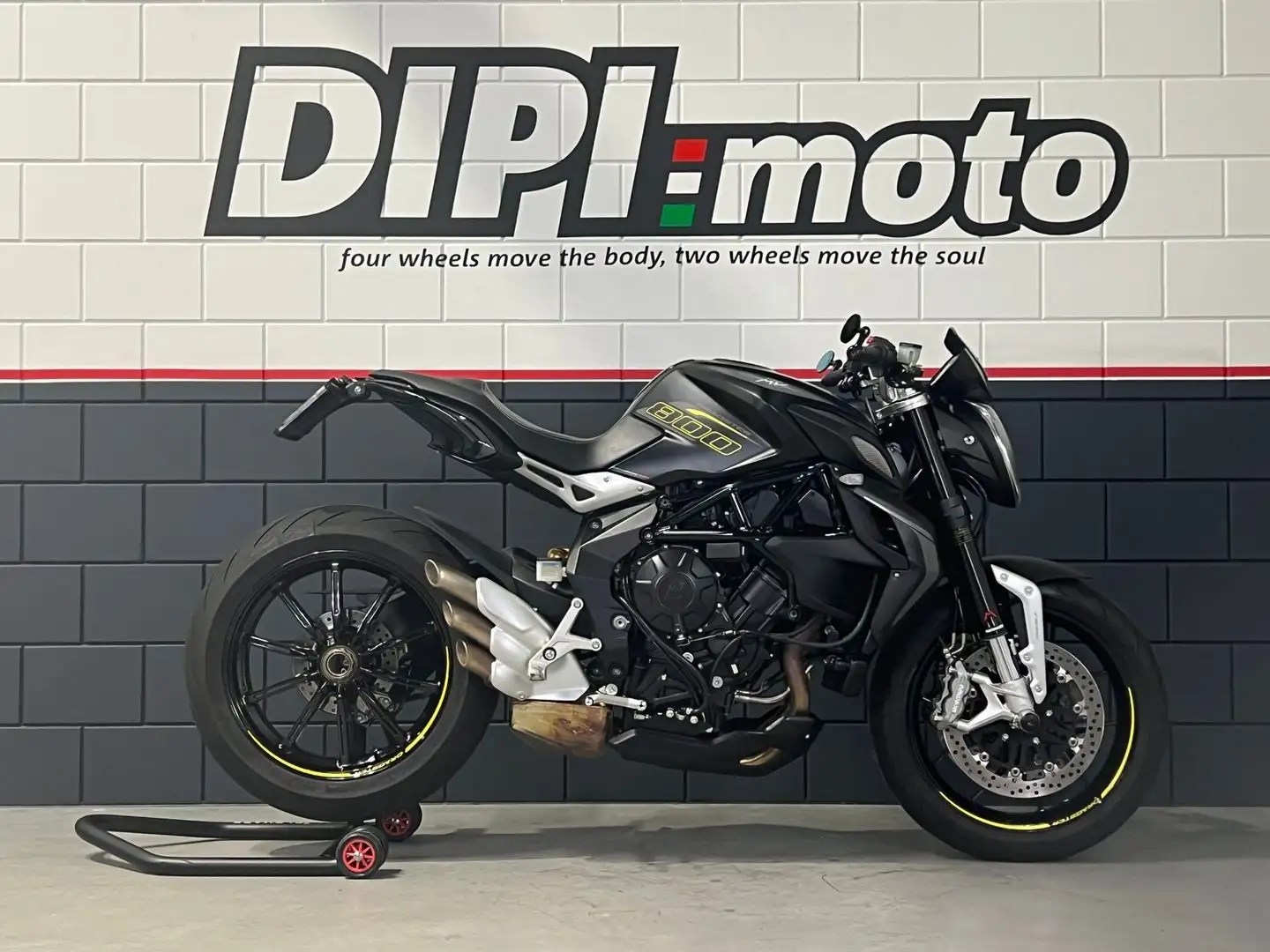 MV Agusta Dragster 800 Чорний - 2