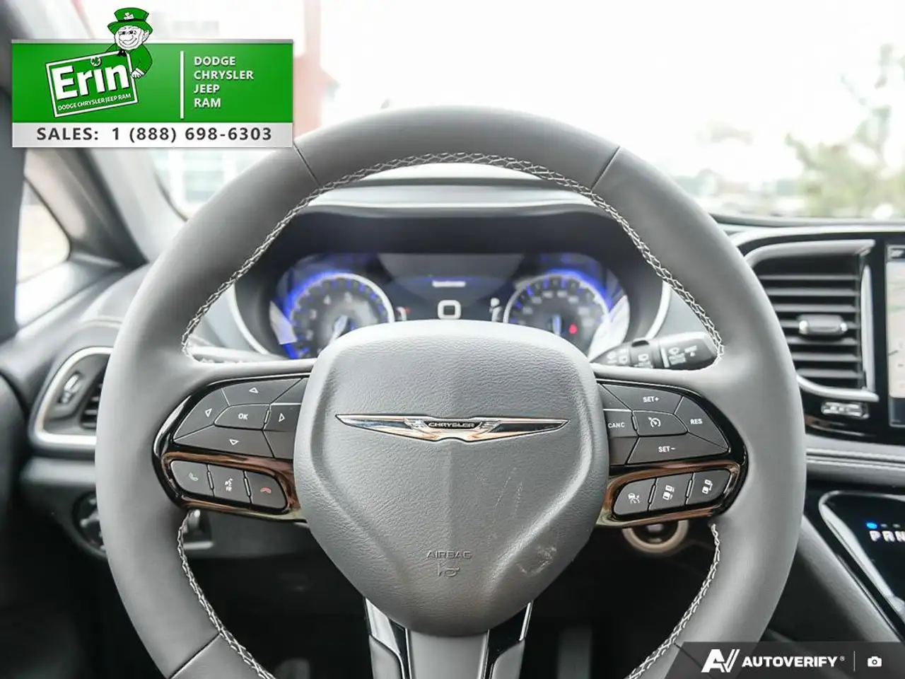 Chrysler Pacifica снимка Chrysler Pacifica