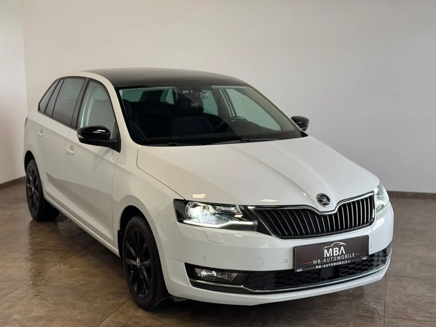 Skoda Rapid/Spaceback 1.0 TSI Sport | PANO | LED | RF-KAMERA | mtl. ab Weiß - 1