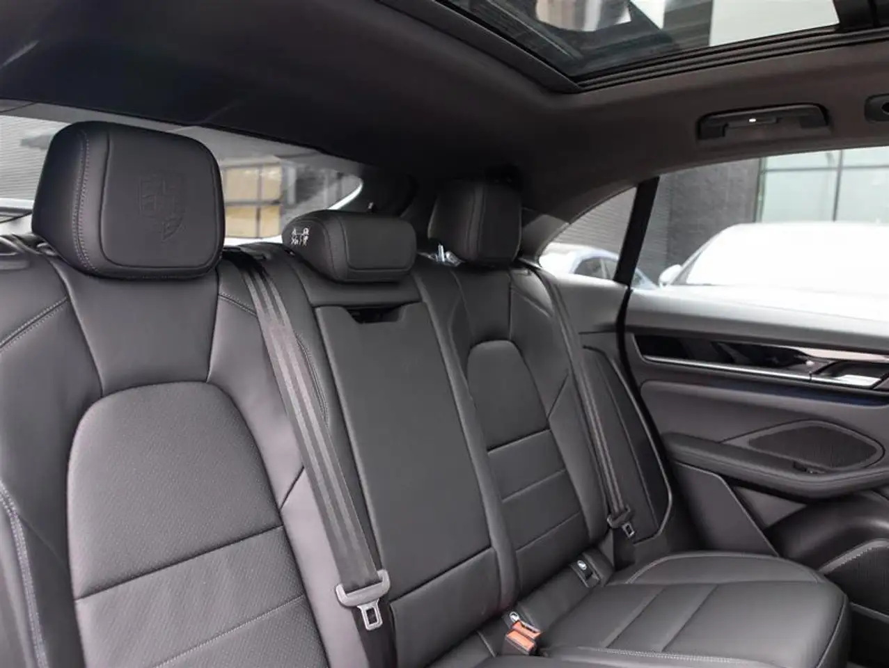 Porsche Macan снимка Porsche Macan
