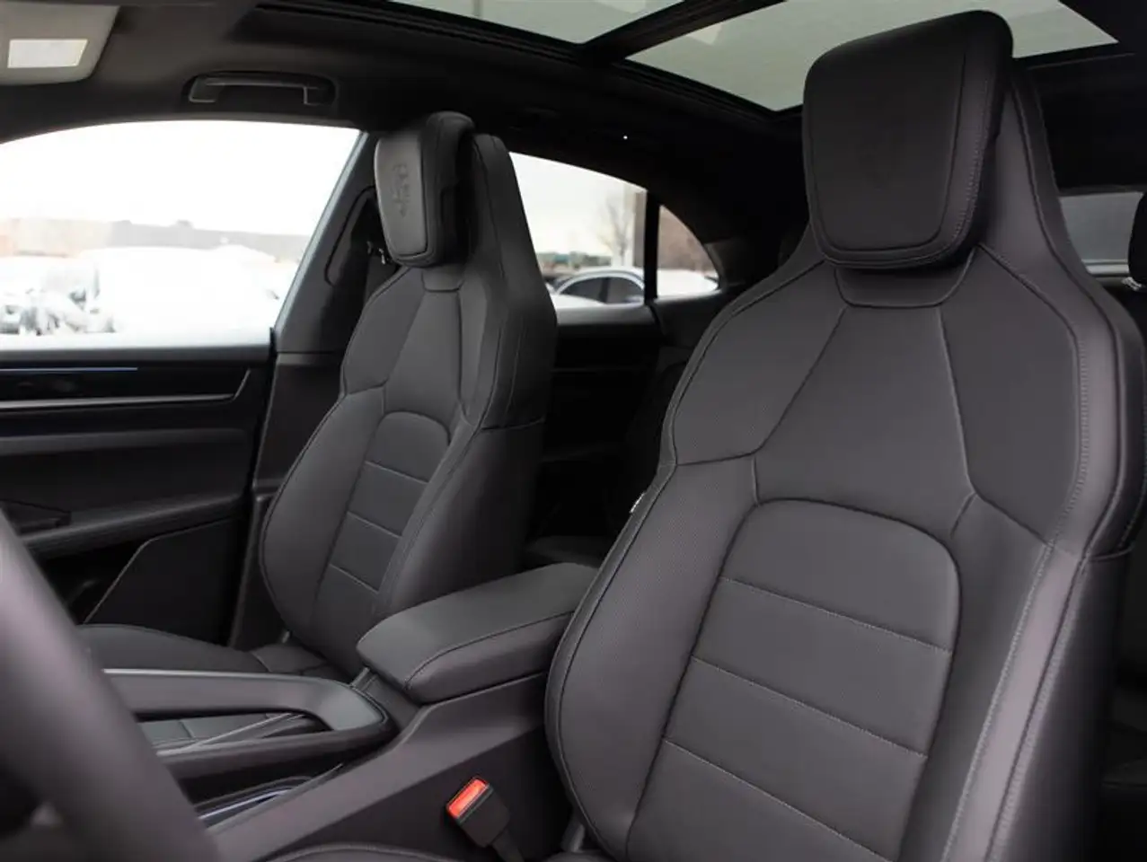 Porsche Macan снимка Porsche Macan