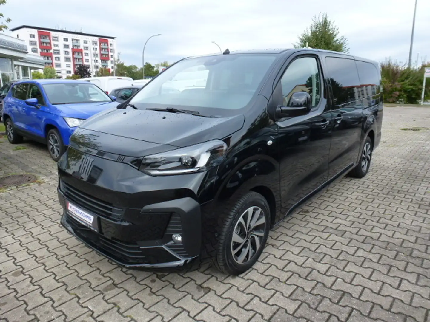 Fiat Ulysse 180 BlueHDi L3 Automatik + AHK + 8 Sitzer Schwarz - 1