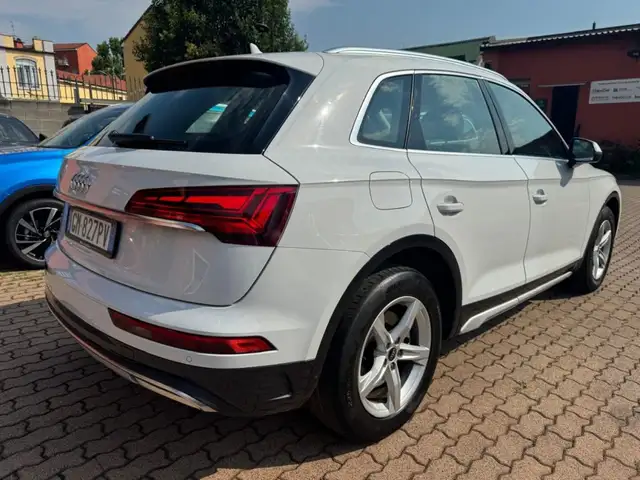 Audi Q5 view 5