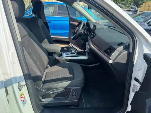 Audi Q5 view 13