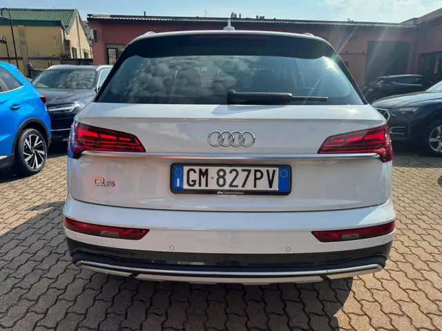 Audi Q5 view 7