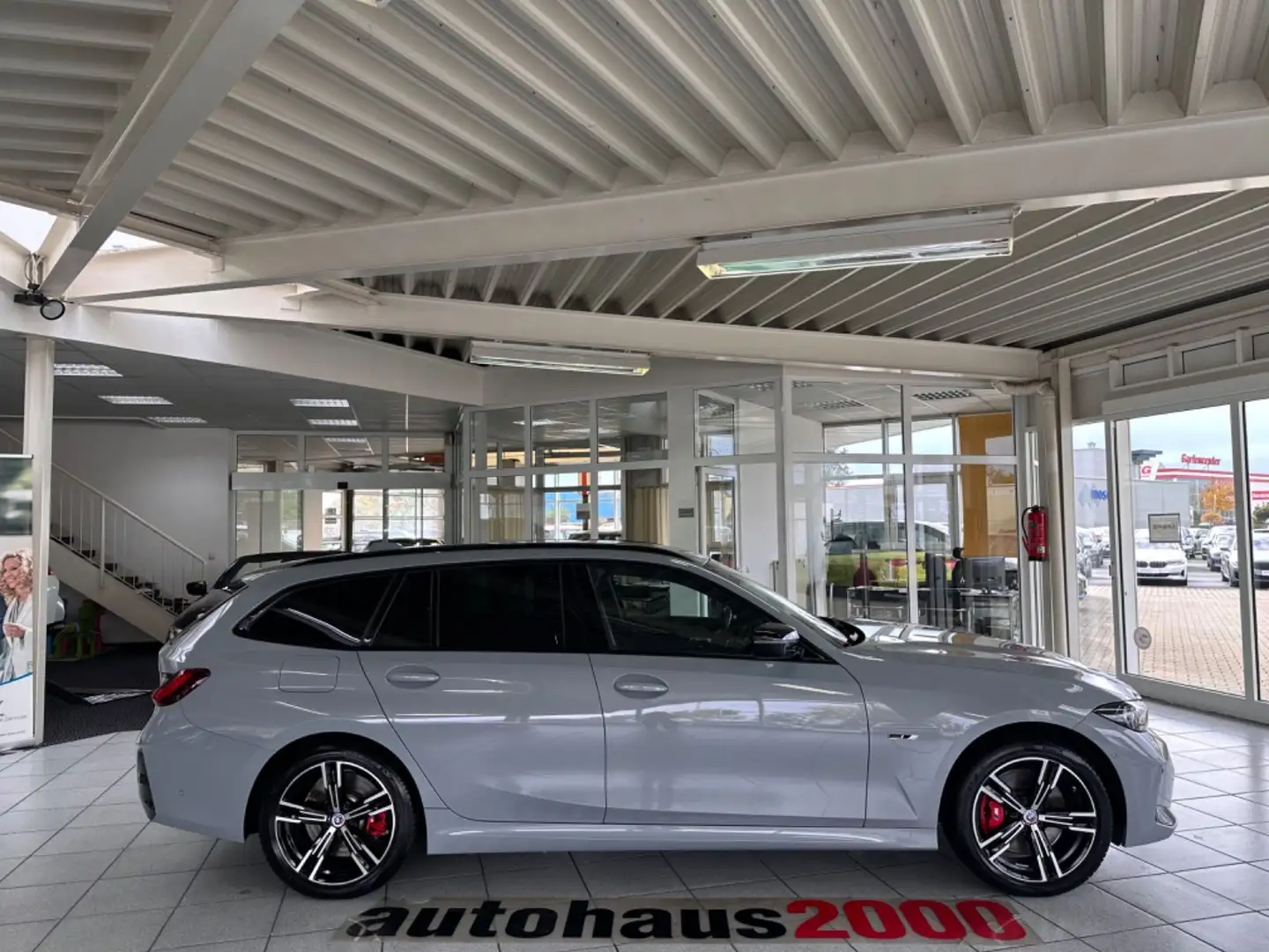 BMW 330 e xDrive M Sportpaket PRO AUT./*FACELIFT* Grau - 2