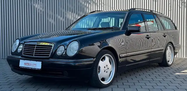Mercedes-Benz E 55 AMG E 55 T AMG Tempomat SHZ Schiebedach
