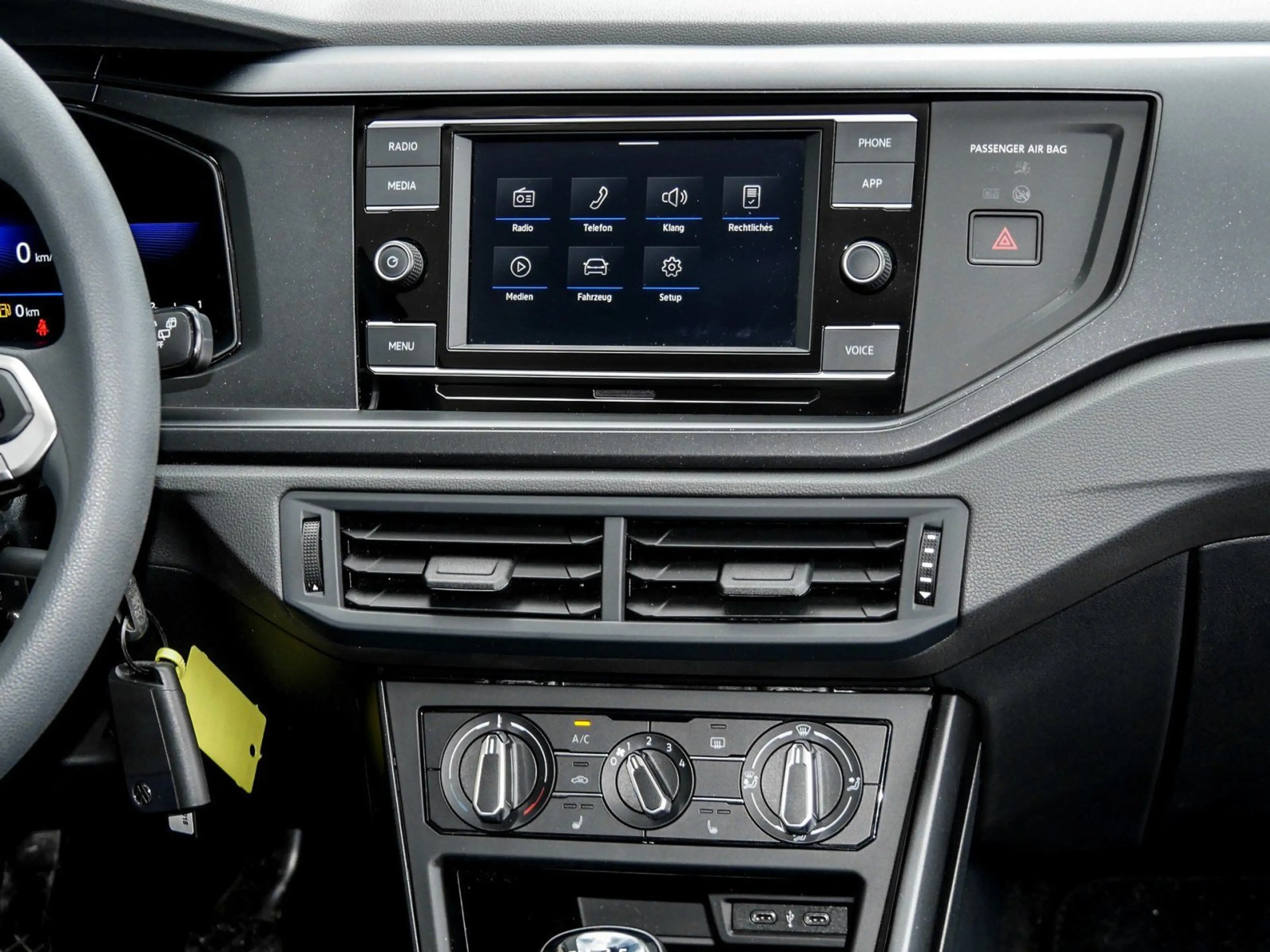 Volkswagen Taigo 1.0 TSI SITZHZG GANZJAHRESREIFEN PDC KLIMA — photo 8