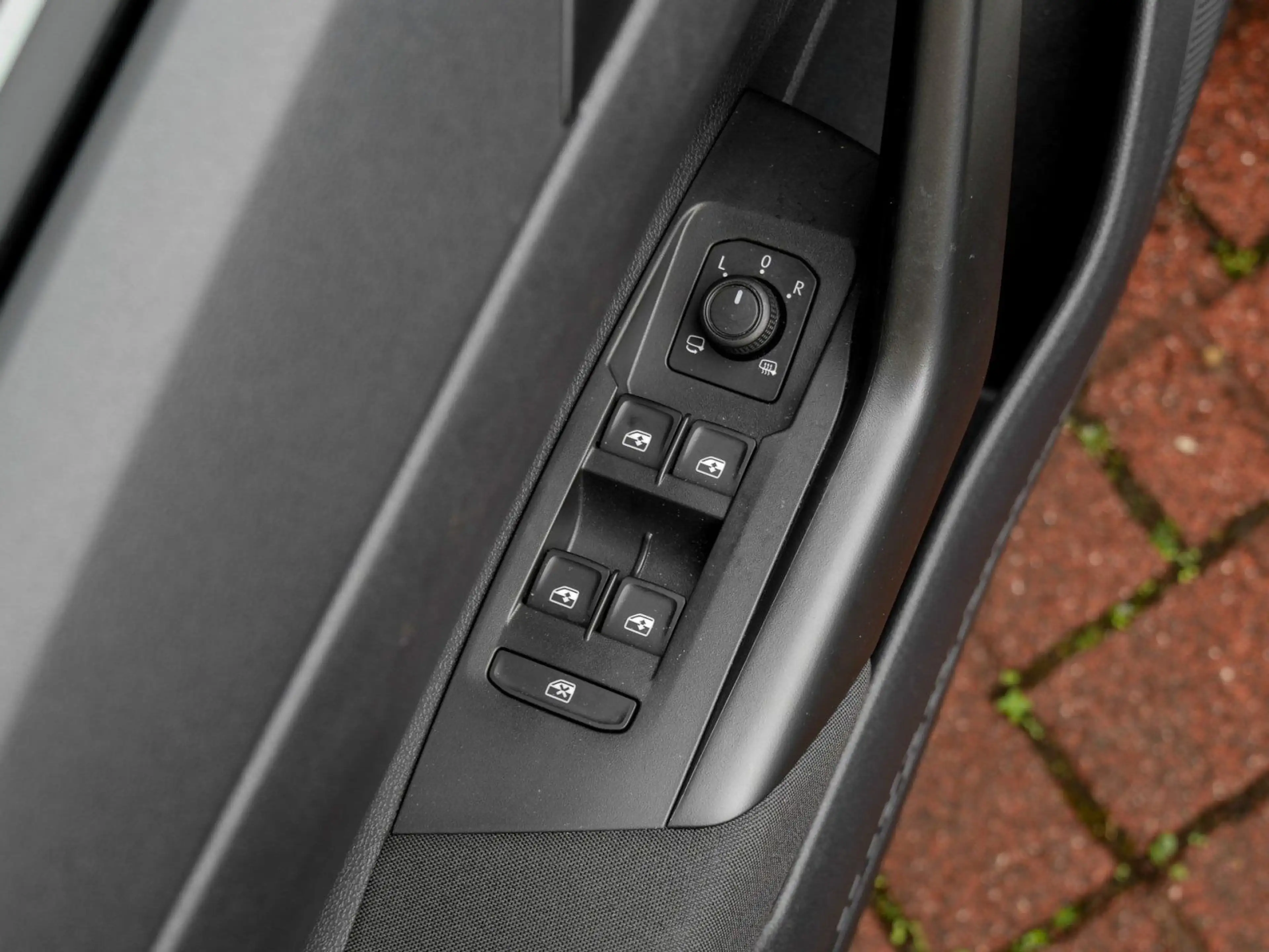 Volkswagen Taigo 1.0 TSI SITZHZG GANZJAHRESREIFEN PDC KLIMA — photo 12